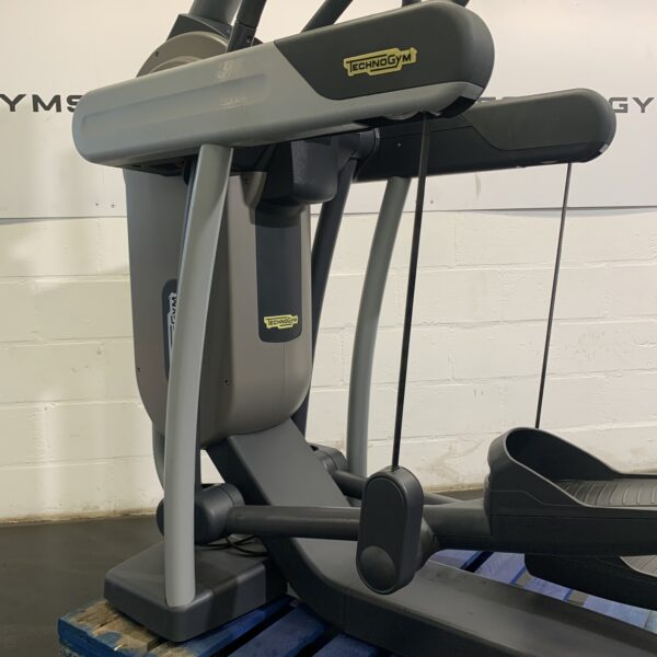 Technogym Excite 700 Vario w/ Touchscreen - Image 6