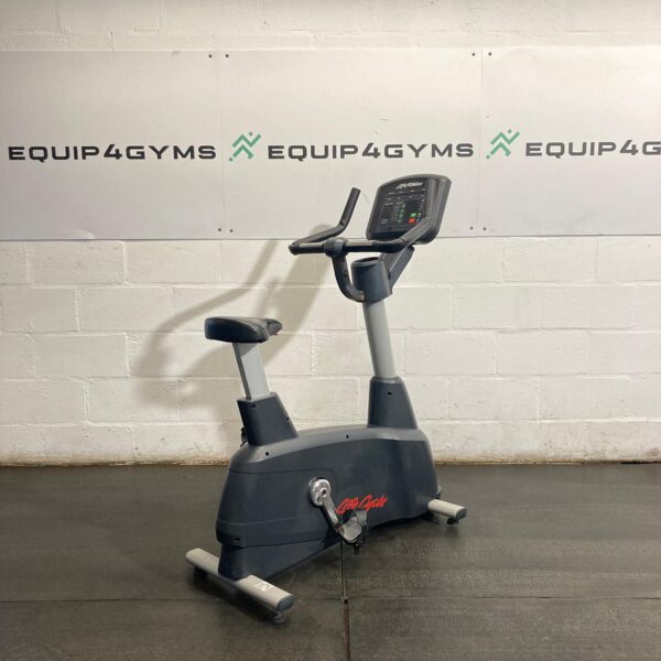 Life Fitness Activate Series Upright Bike