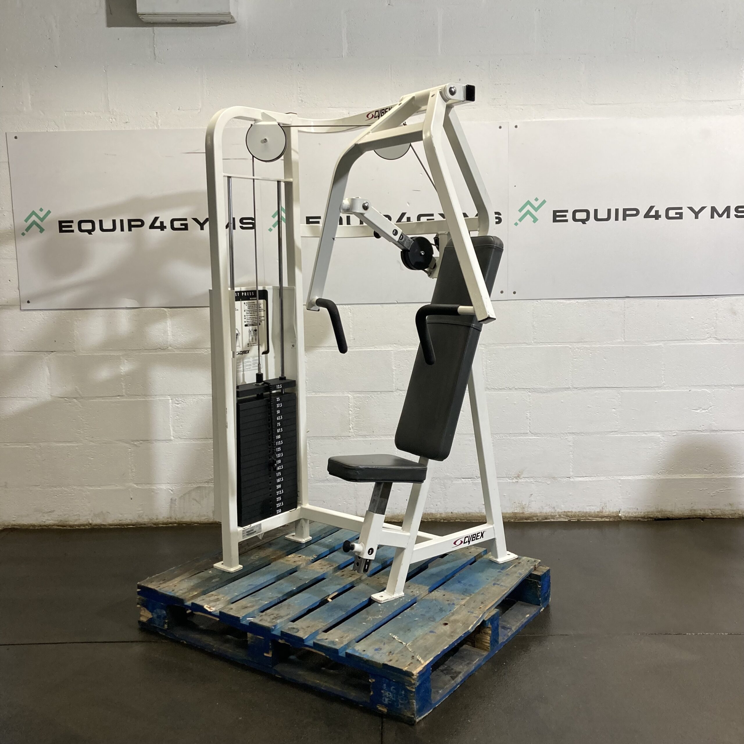 Cybex vr1 2025 chest press