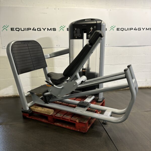 Precor Discovery Seated Leg Press