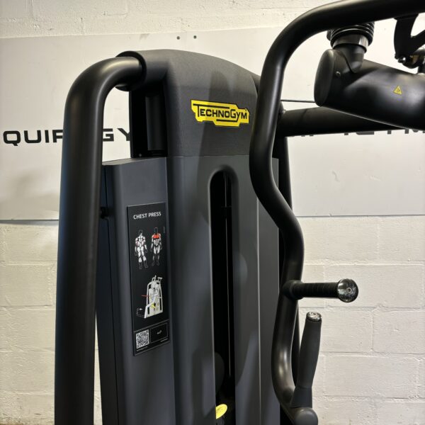 Technogym Selection 900 Chest Press - Image 2