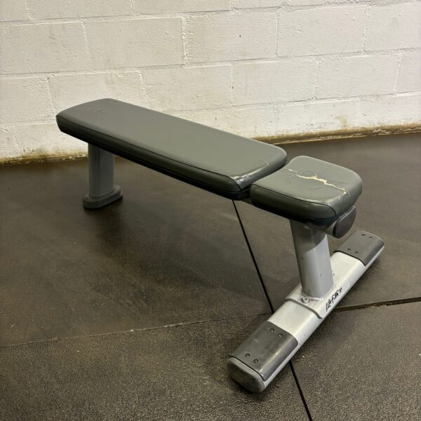 Life Fitness Flat Bench - Image 2