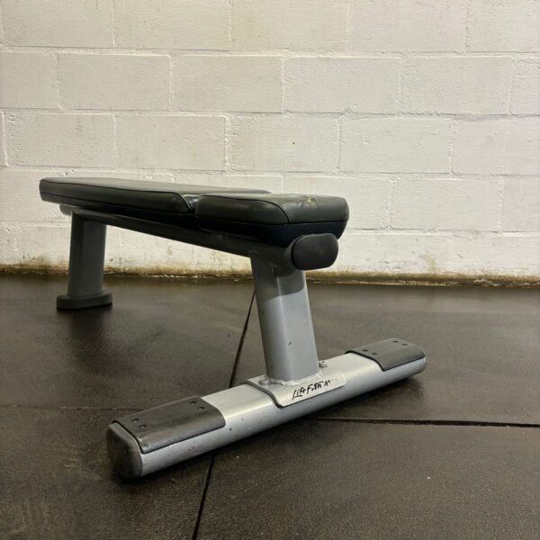 Life Fitness Flat Bench - Image 3