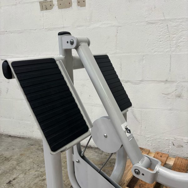 Cybex VR1 Leg Press - Image 4